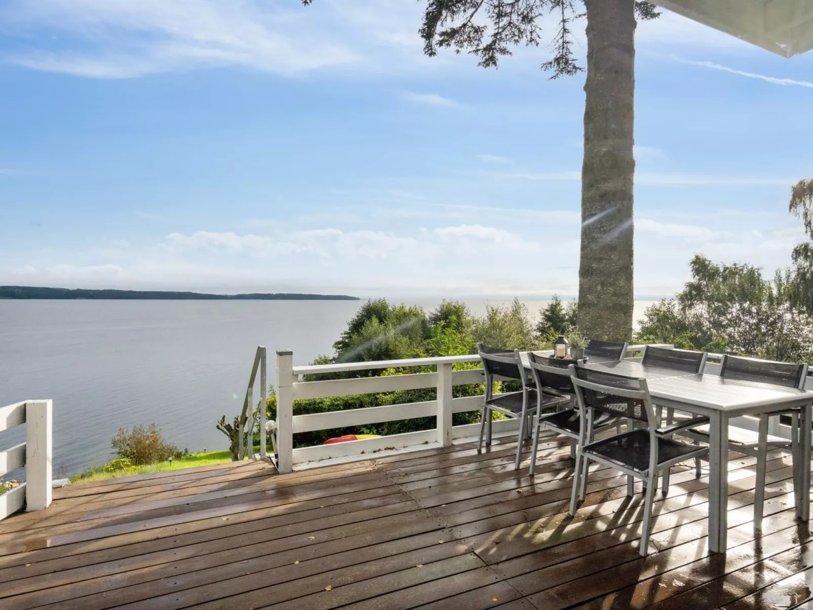 "Fifi" - 10m to the fjord-Outside