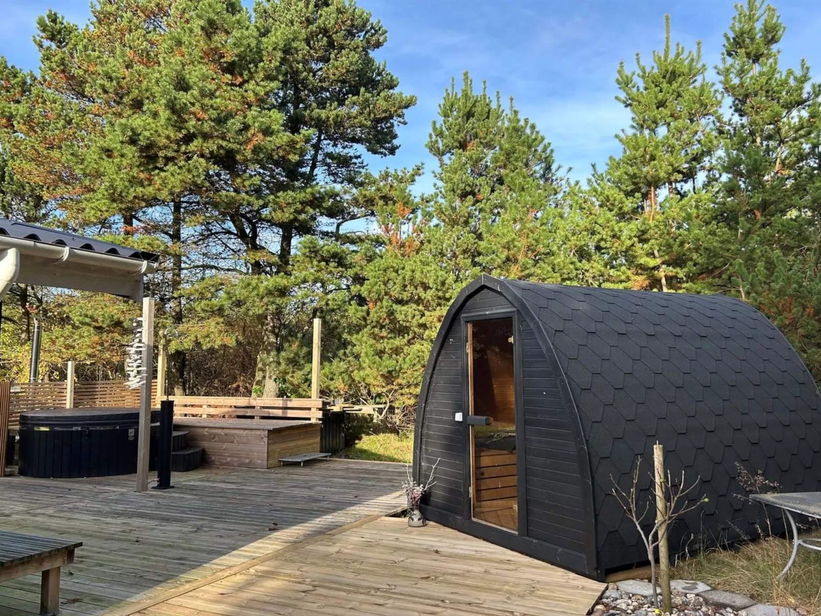 "Toimi" - 500m to the fjord-Outside