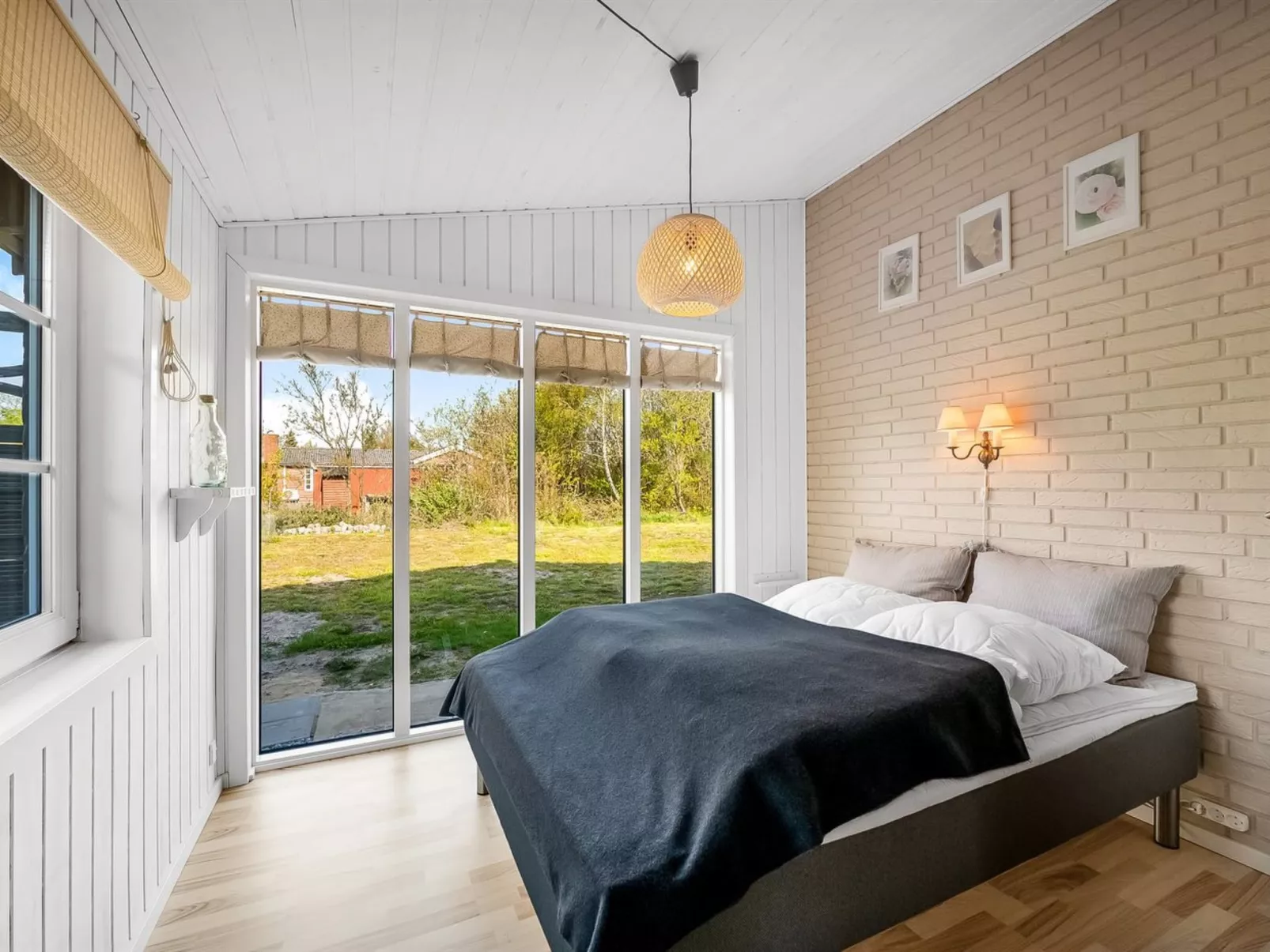 "Valdemar" - 350m to the fjord-Dedans