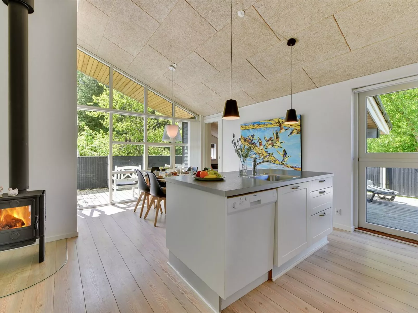 "Elena" - 800m to the fjord-Inside