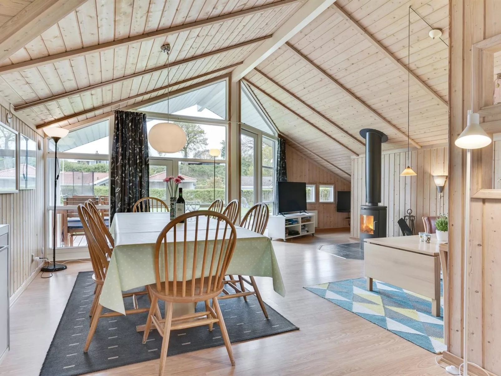 "Tore" - 200m from the sea-Drinnen