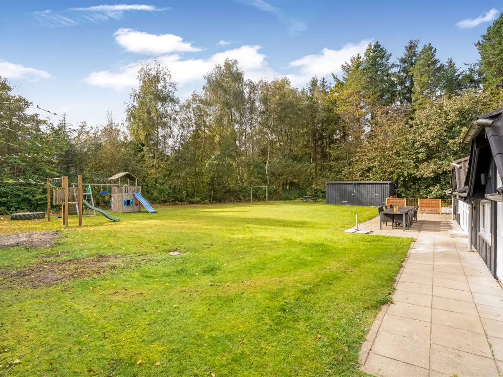 "Eisa" - 300m to the fjord-Outside