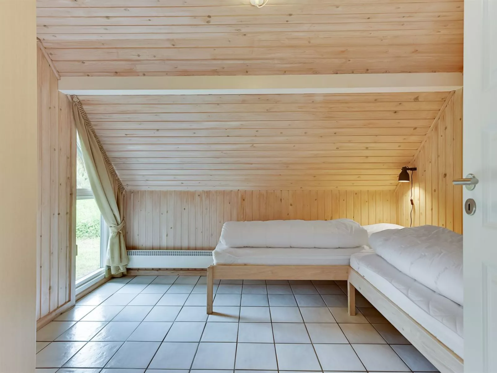 "Ellanor" - 1km from the sea-Inside