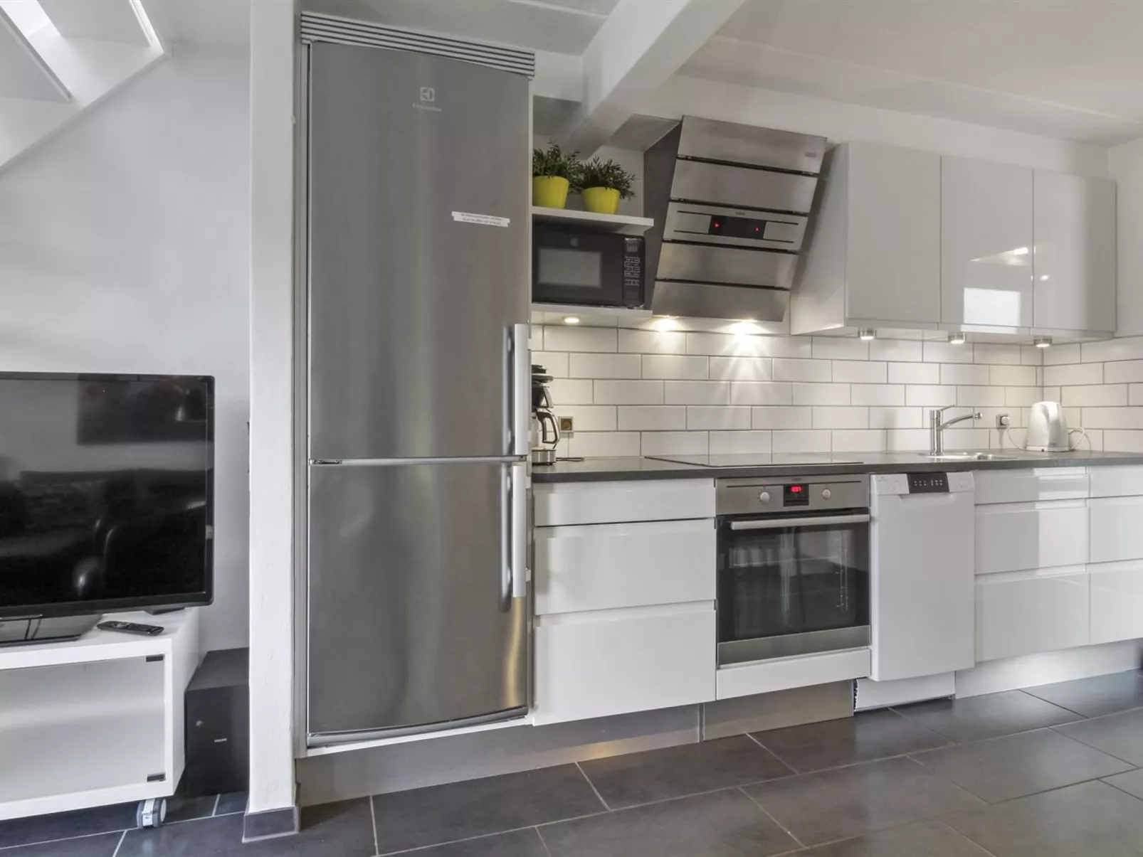 "Alvild" - 2.3km from the sea-Dedans