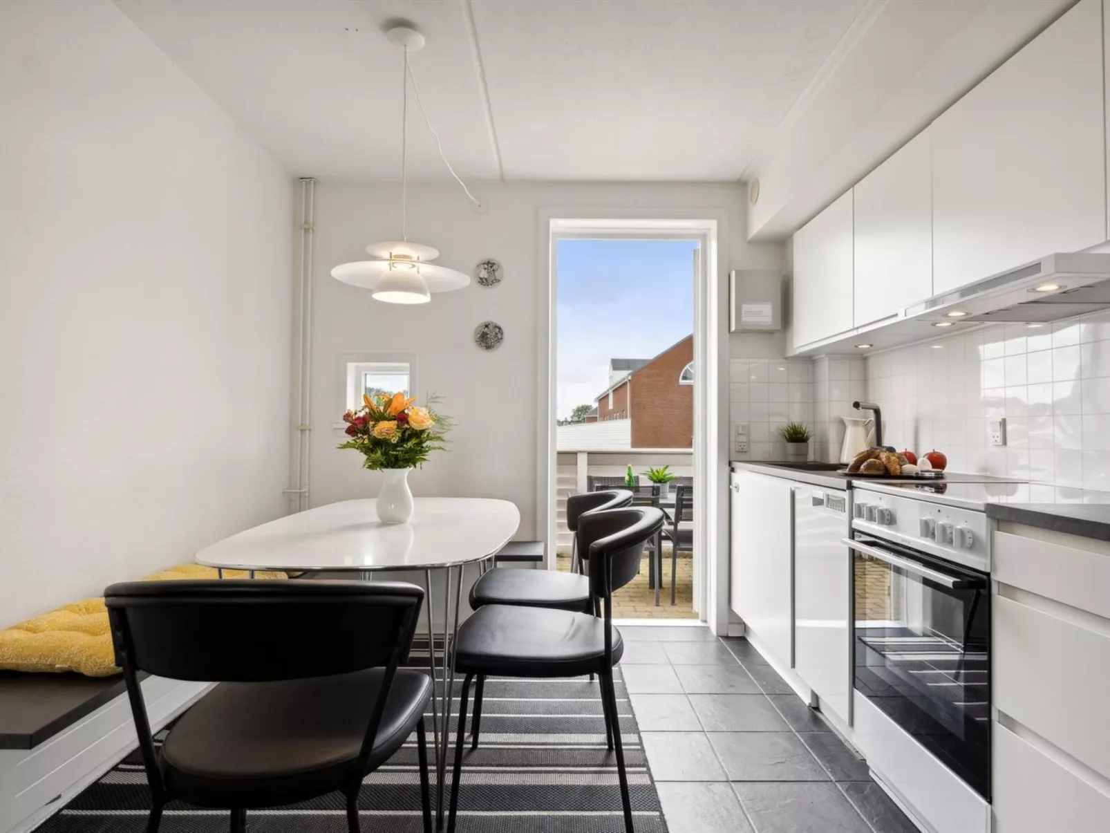 "Akim" - 2km from the sea-Dedans