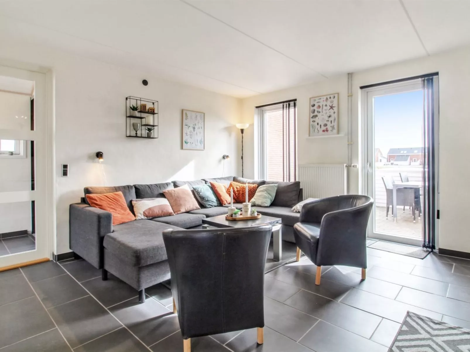 "Iffuer" - 2.3km from the sea-Drinnen