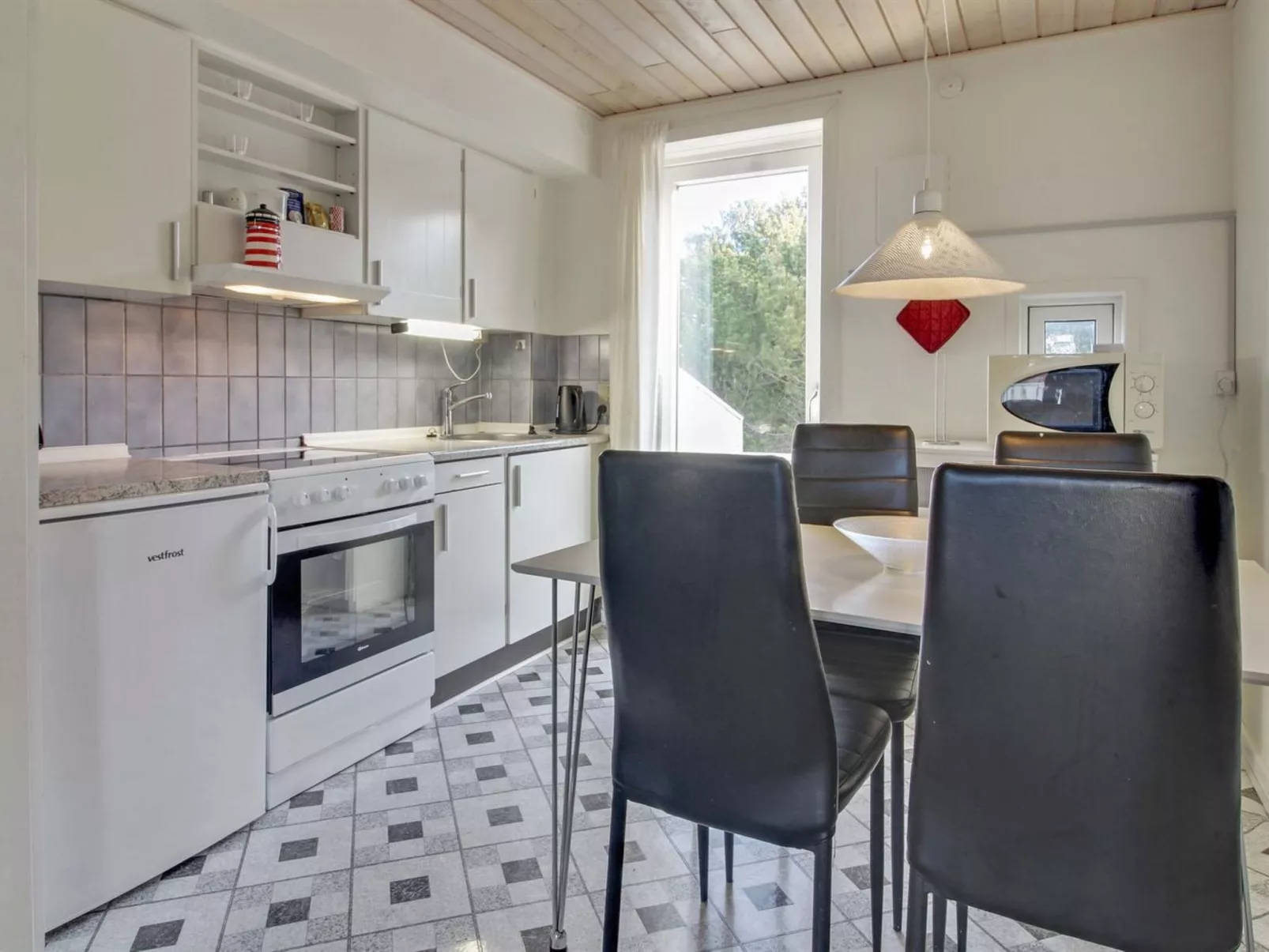 "Edeltraud" - 2.3km from the sea - Inside