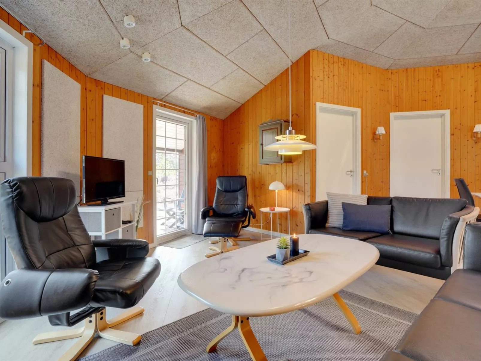 "Mariette" - 3.1km from the sea-Inside