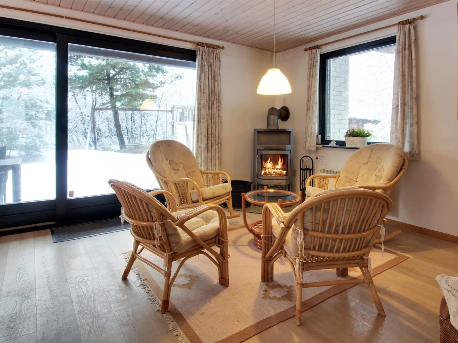 "Vendela" - 2.5km from the sea-Inside