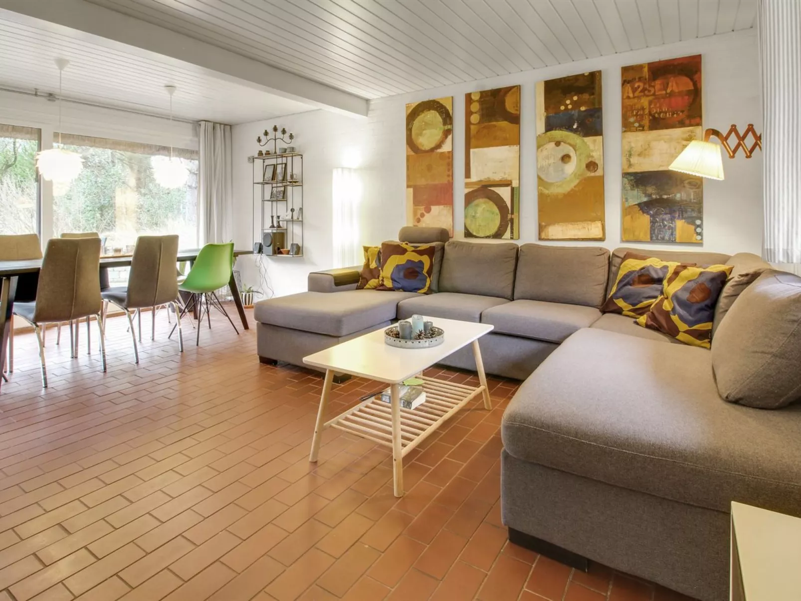 "Emilla" - 3.8km from the sea-Drinnen