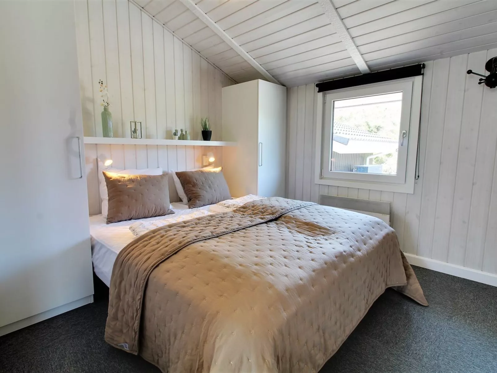 "Sirka" - 200m from the sea-Drinnen