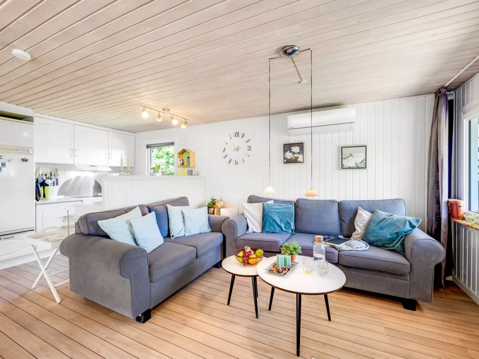 "Sebine" - 400m to the fjord-Dedans