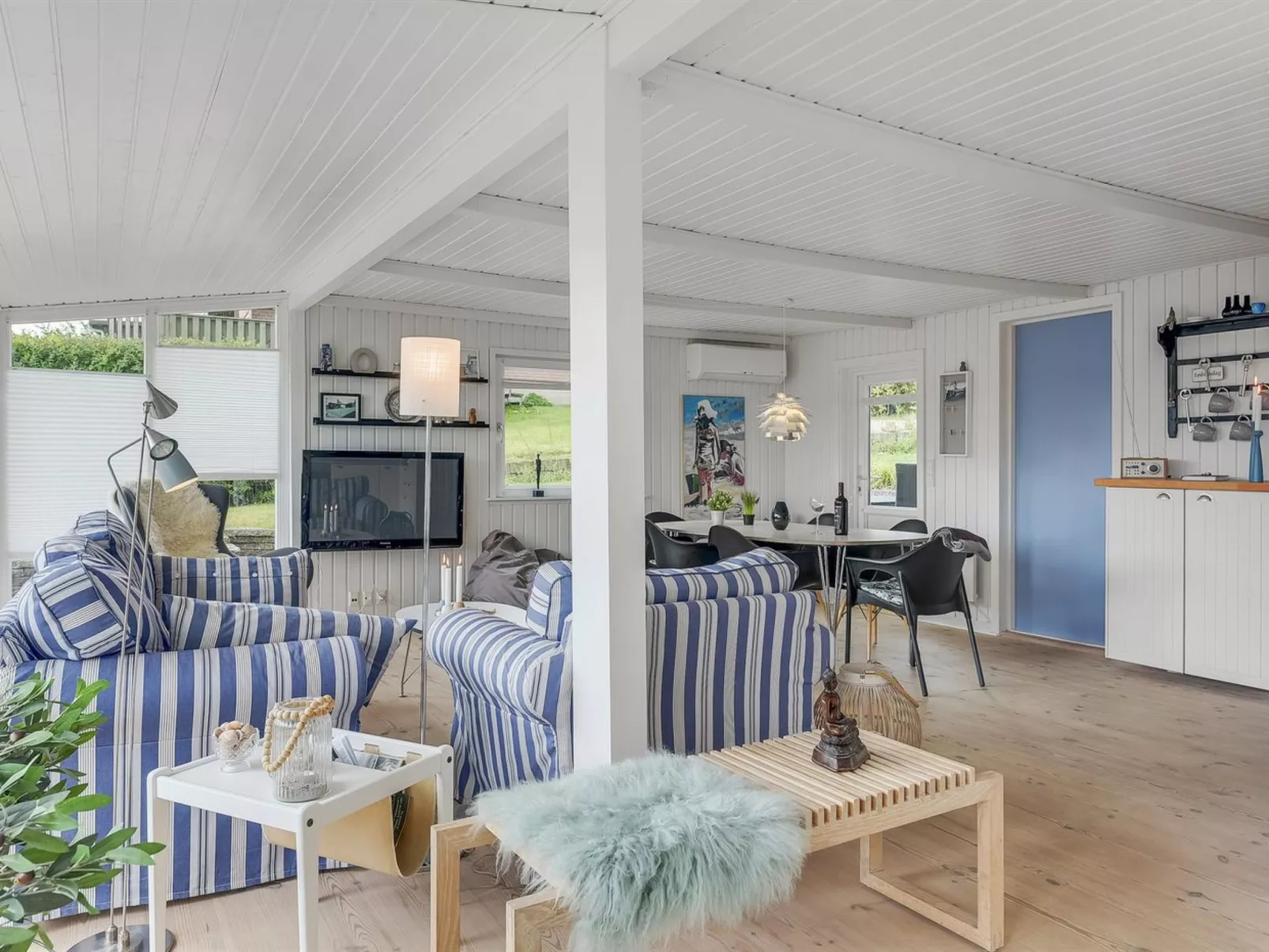 "Elain" -  from the sea-Inside