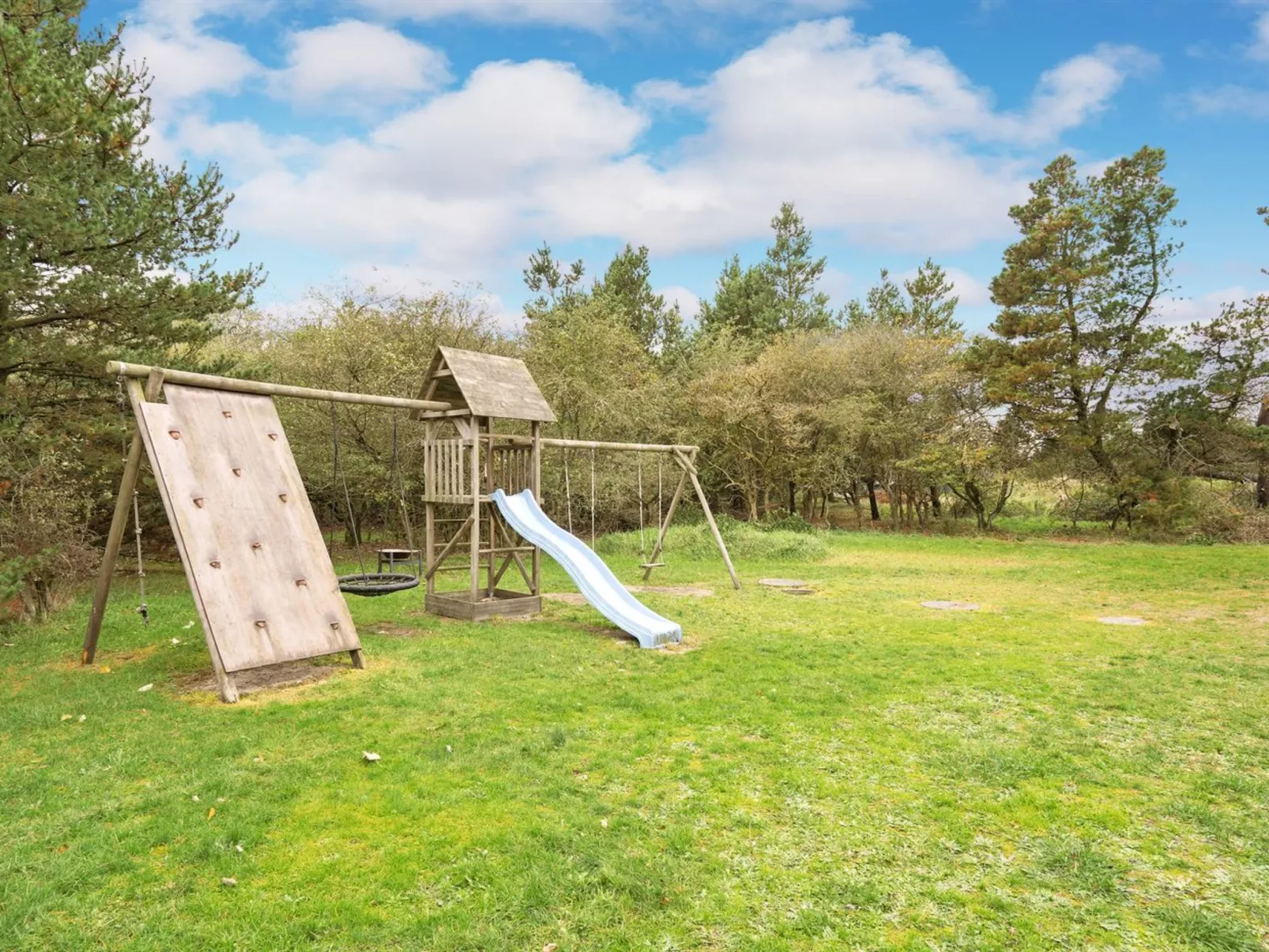 "Vicktoria" - 500m to the fjord-Draußen