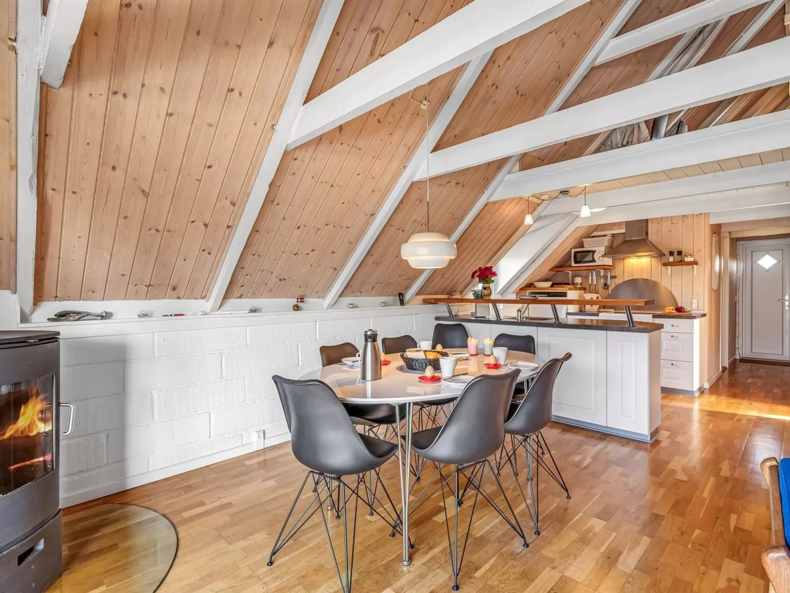 "Hemfrith" - 800m to the fjord-Dedans