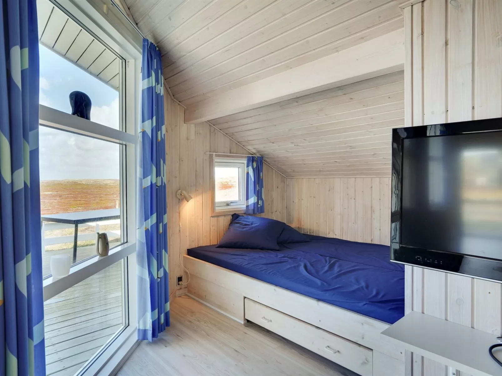 "Zaga" -  from the sea-Dedans