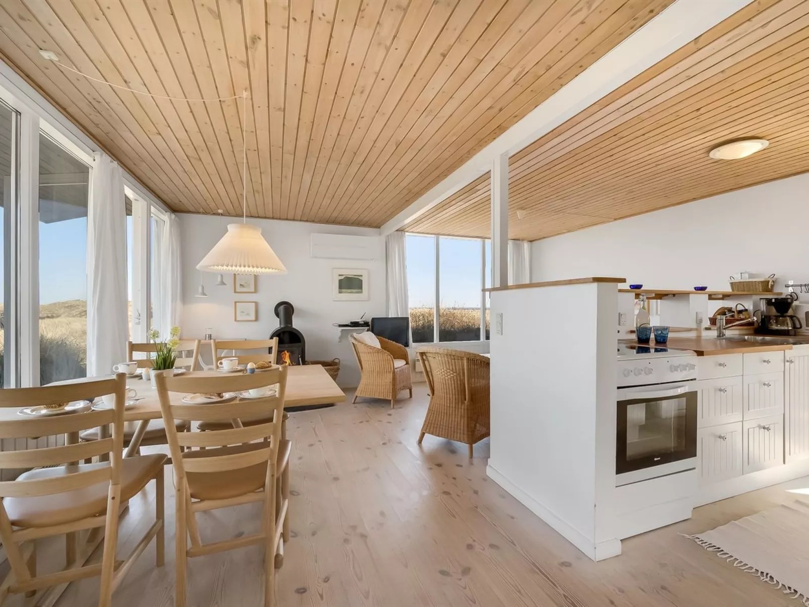 "Vina" - 200m to the fjord-Inside