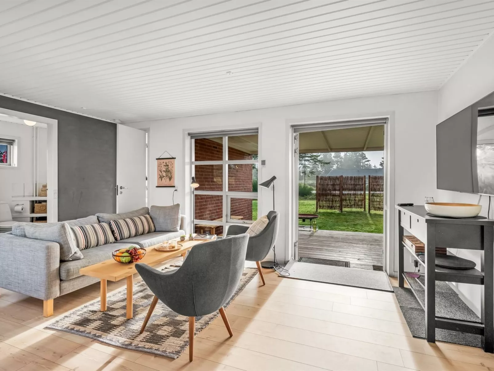 "Agni" - 800m from the sea-Dedans