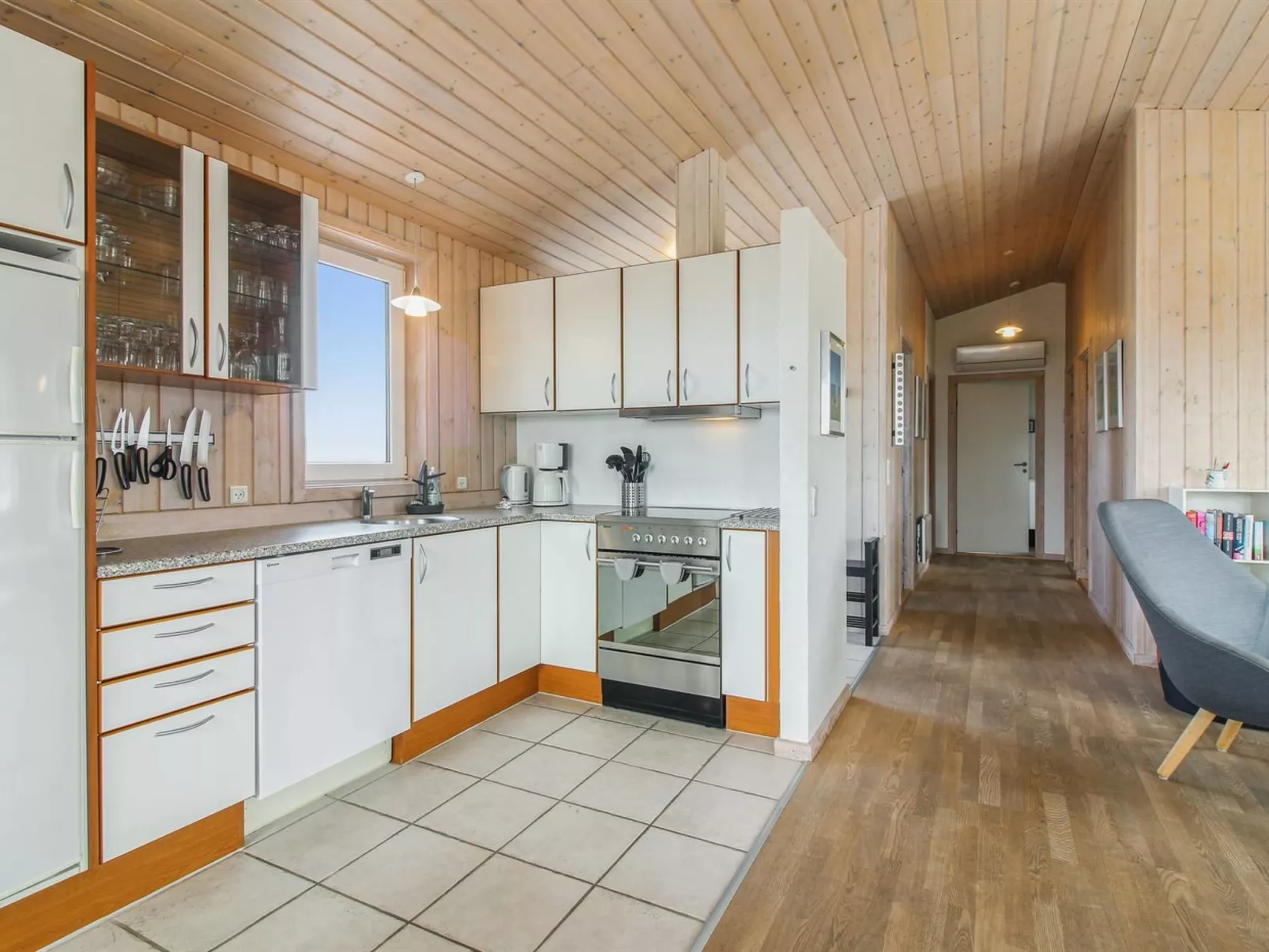 "Eyvin" - 100m from the sea-Inside