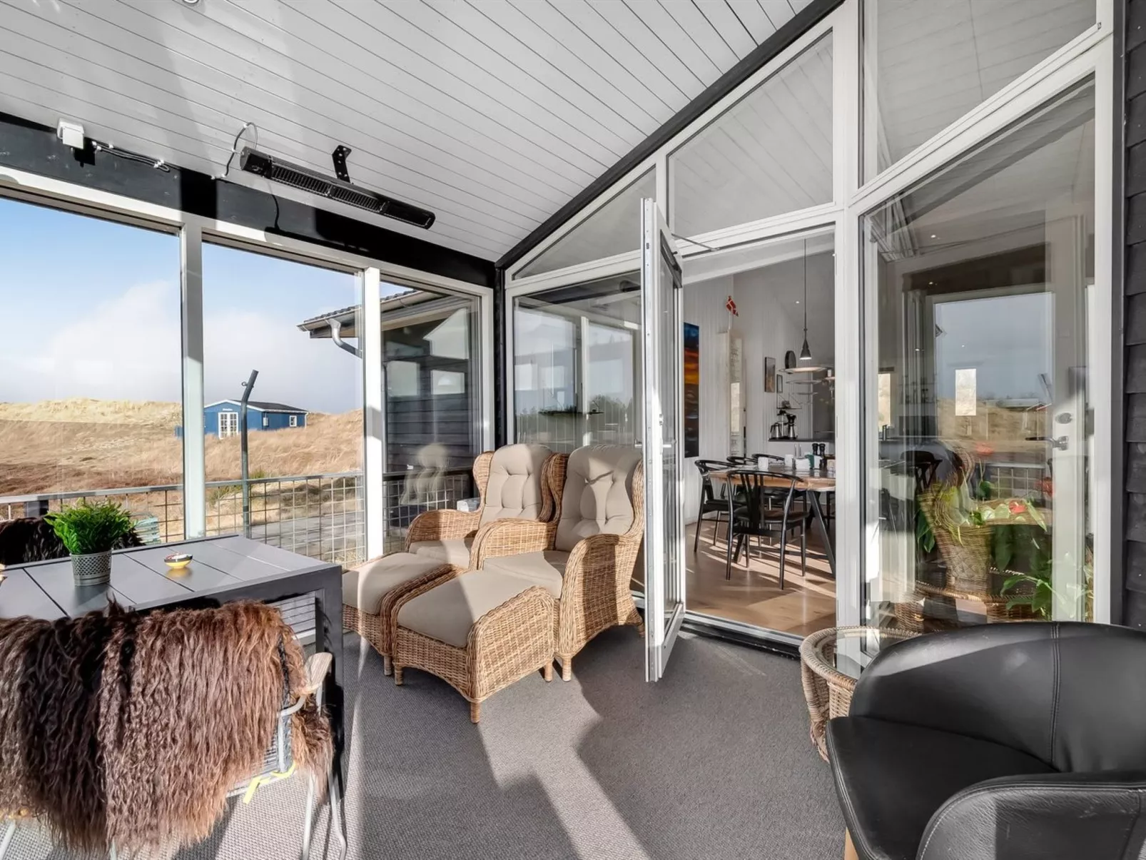 "Taja" - 300m to the fjord-Dedans