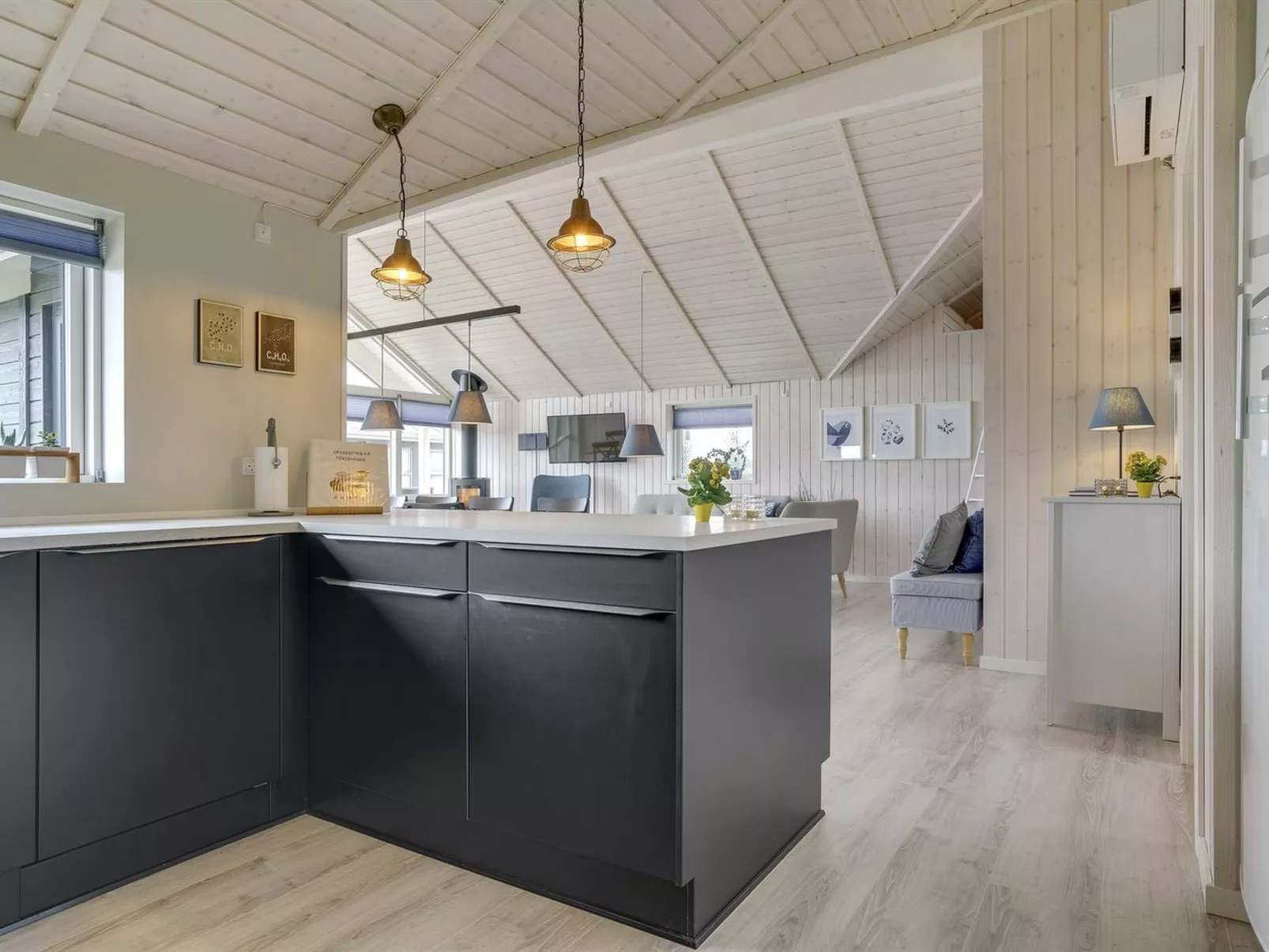 "Ina" - 1.2km from the sea-Drinnen