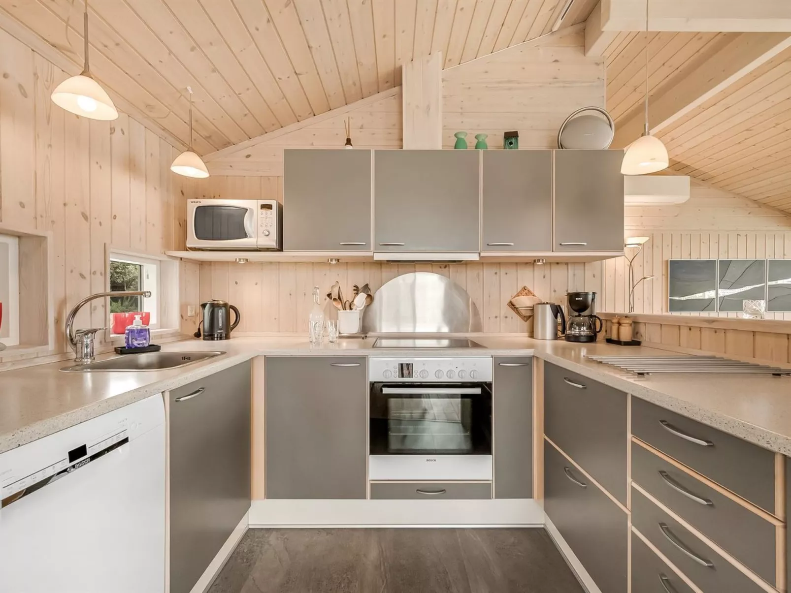 "Lucio" - 350m to the fjord-Inside