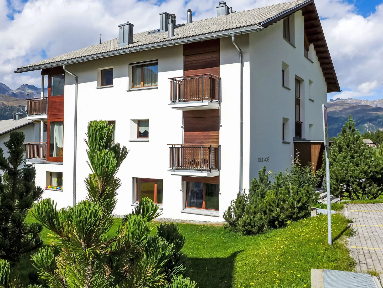 Chesa Vadret 12-Outside