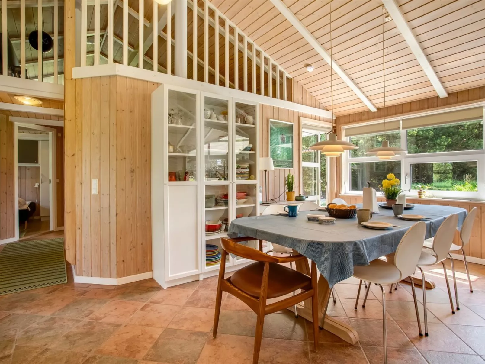 "Winder" - 1.3km from the sea-Inside