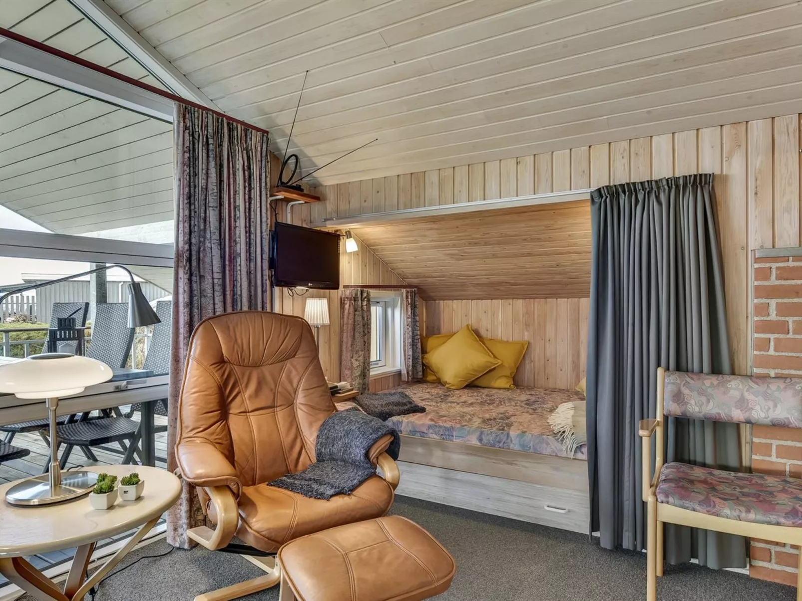 "Hjalmar" - 400m from the sea-Inside