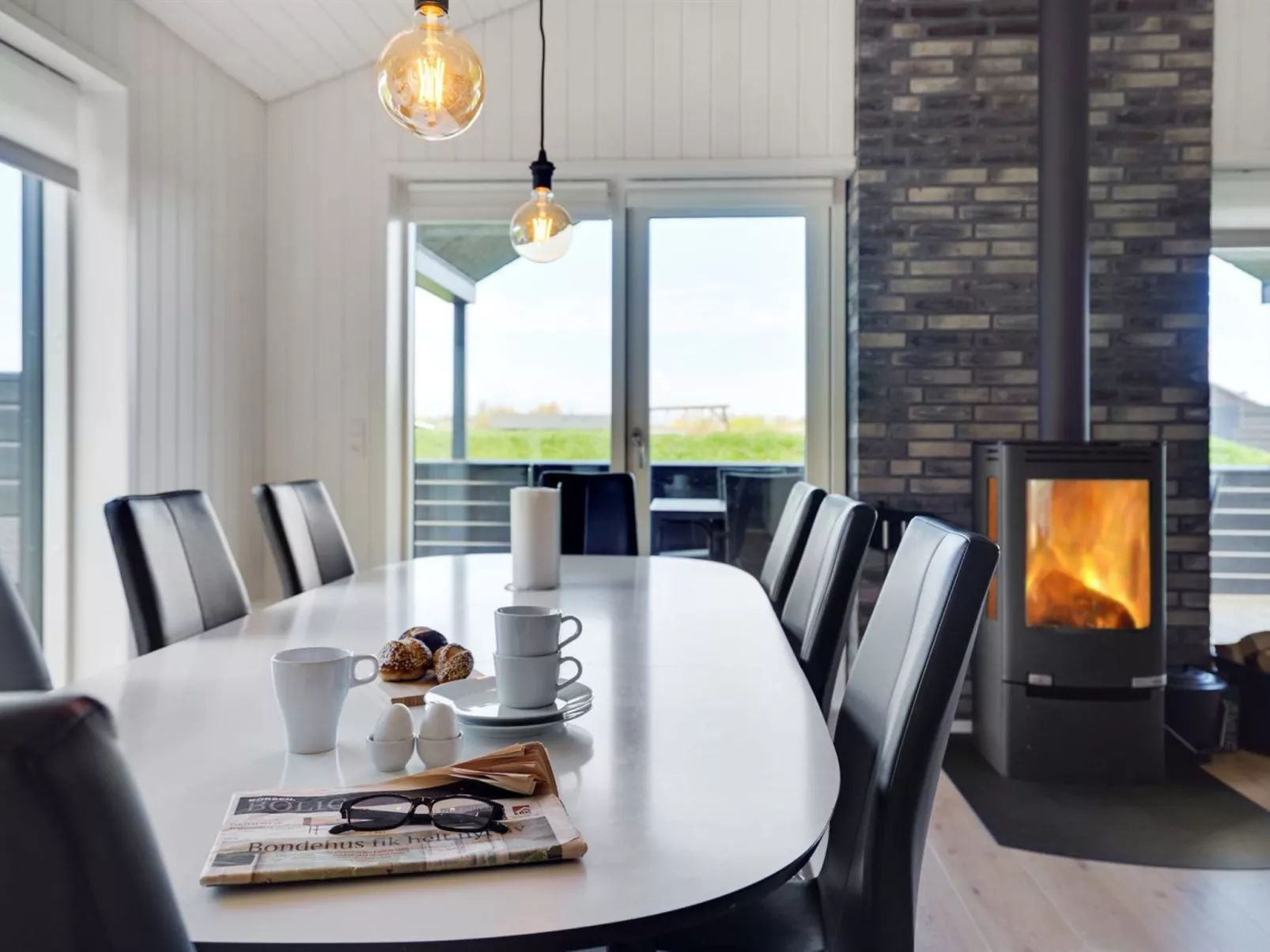 "Øthbiorn" - 1.1km from the sea-Drinnen