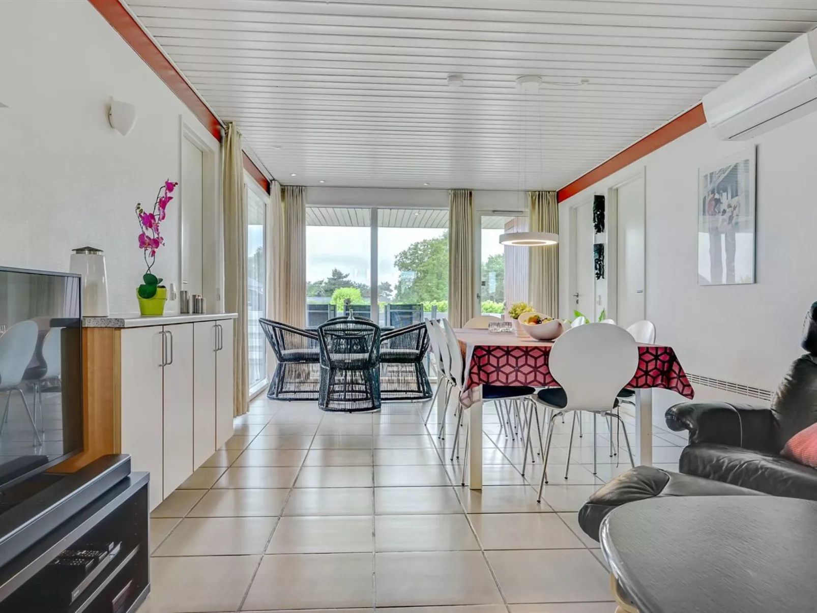 "Emly" - 1.1km from the sea-Dedans