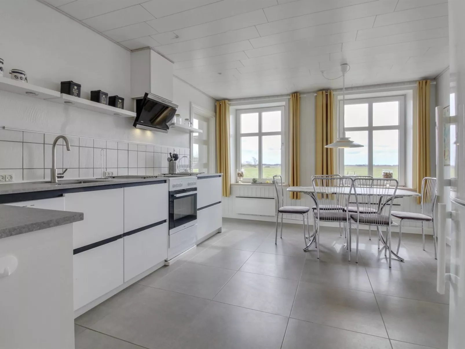 "Juuso" - 20km from the sea-Inside