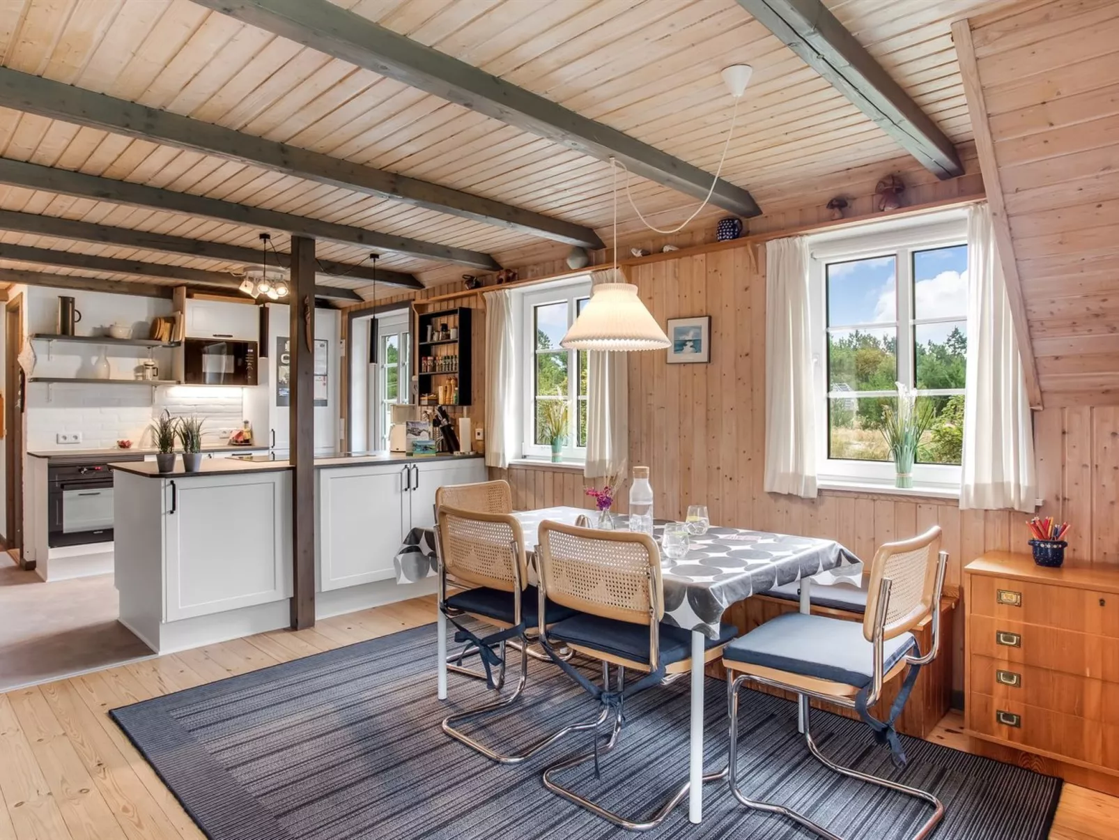 "Hakun" - 4km from the sea-Dedans