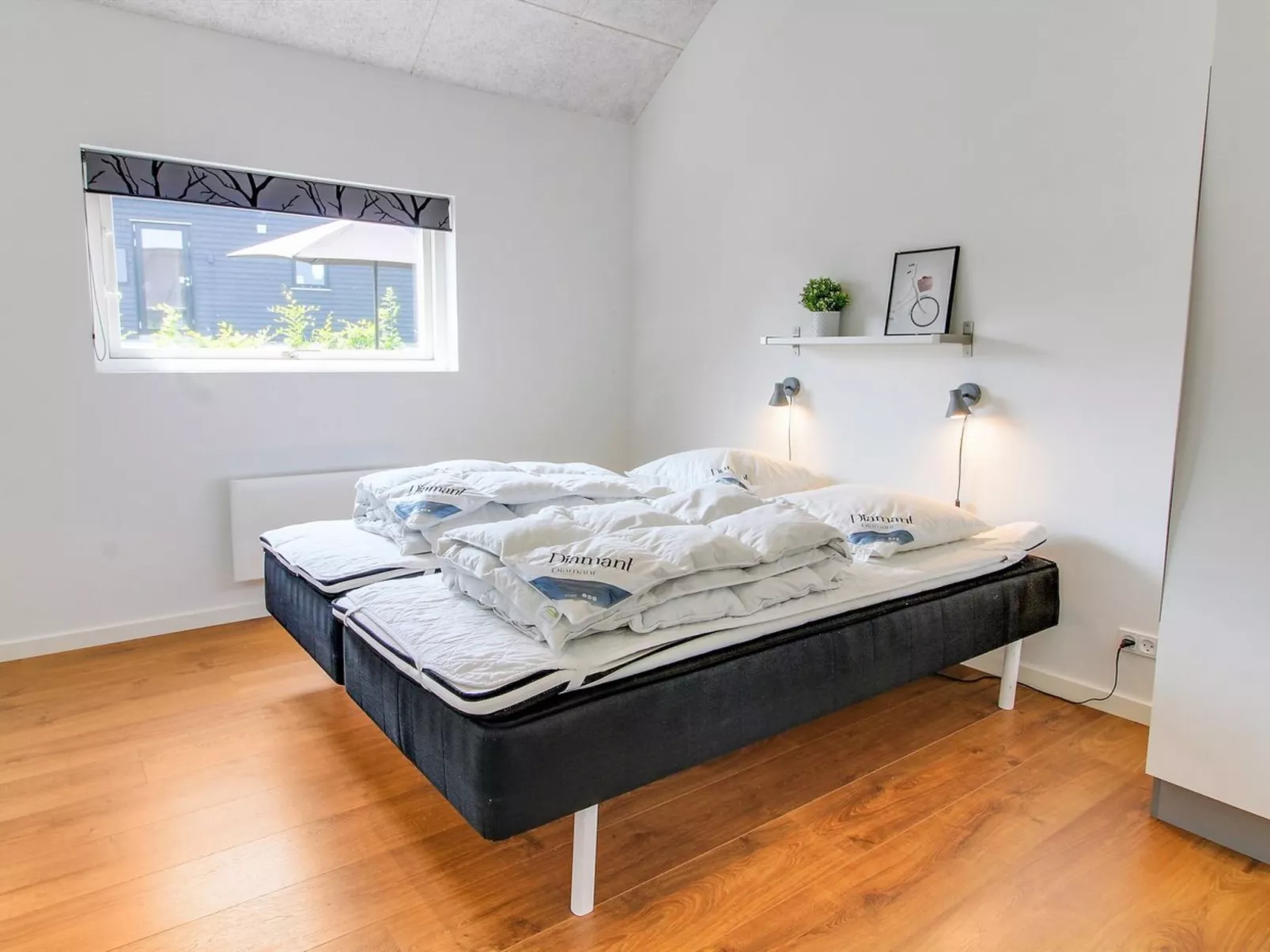 "Thorfin" - 200m from the sea-Inside