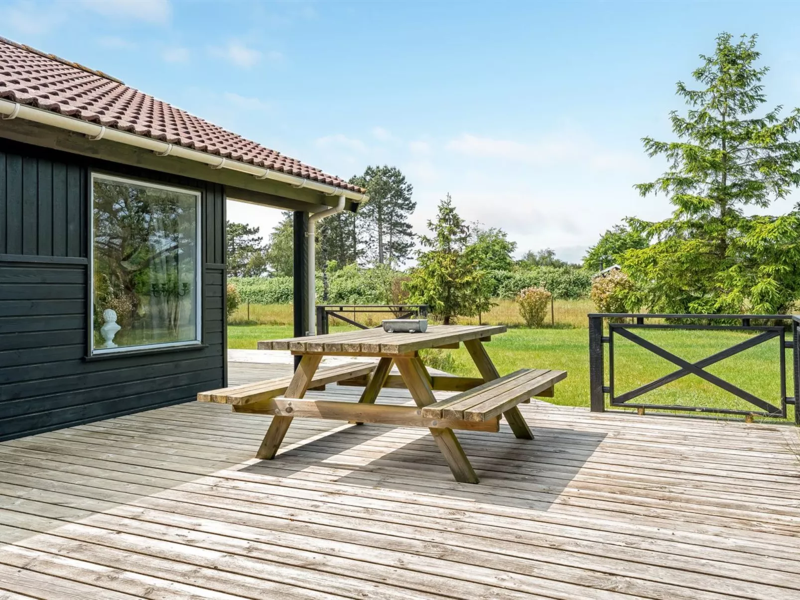 "Allie" - 150m from the sea-Outside