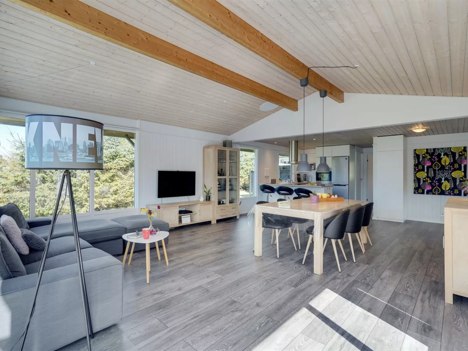 "Matilde" - 400m to the fjord-Inside