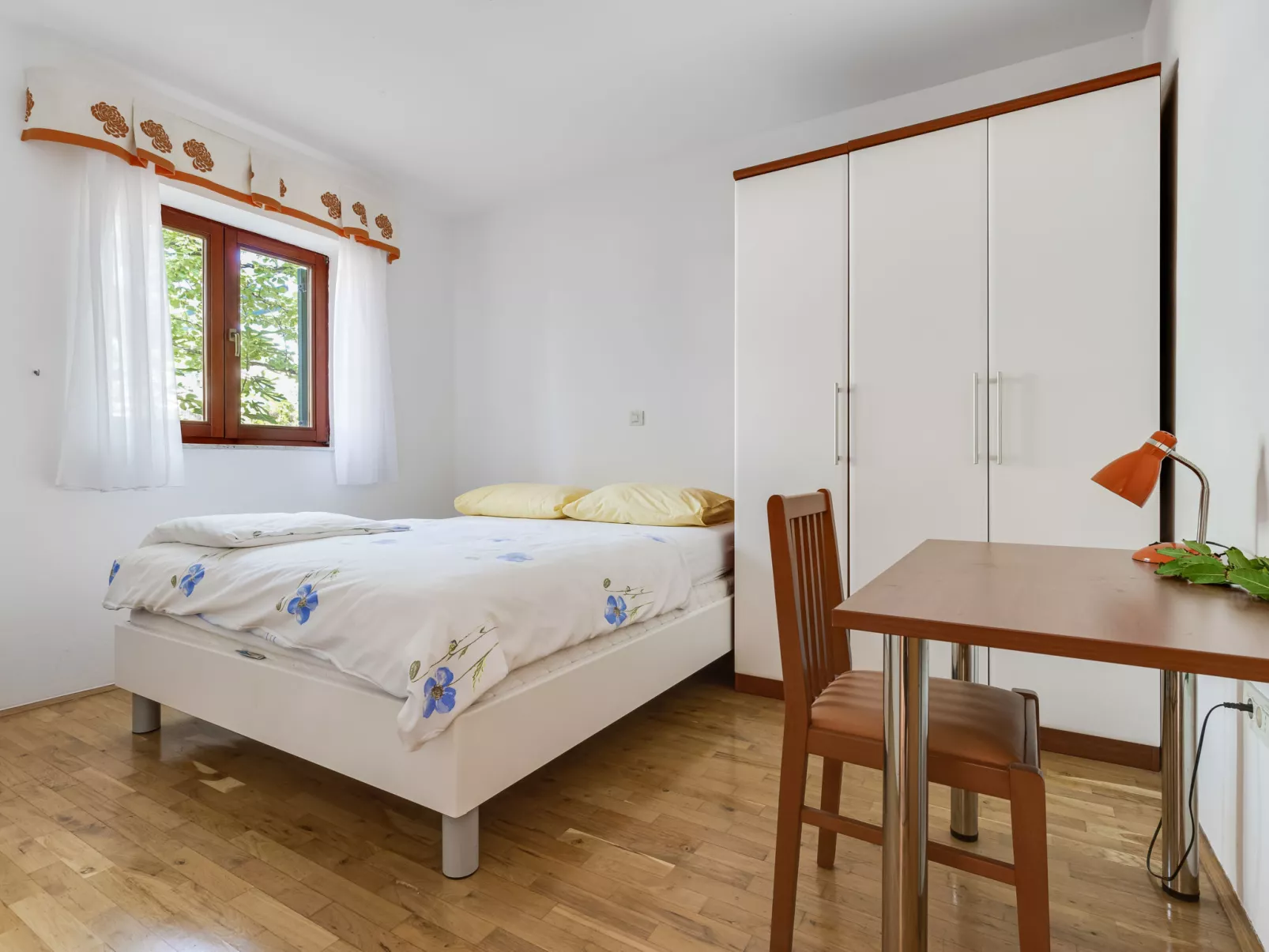 Yellow House-Drinnen