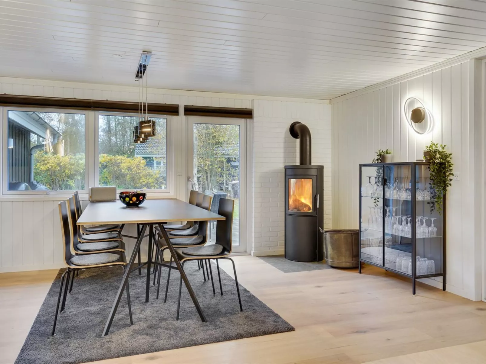 "Nina" - 700m to the fjord-Inside