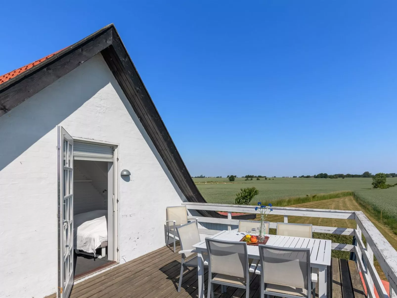 "Nilia" - 3.5km from the sea-Outside