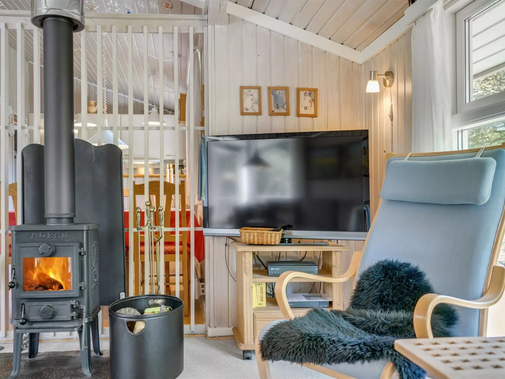 "Hrefna" - 350m from the sea-Drinnen