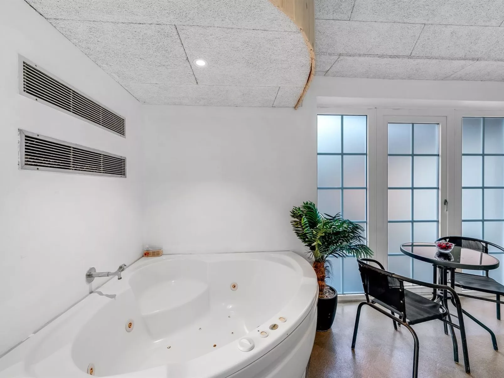 "Thana" - 1.4km from the sea-Dedans