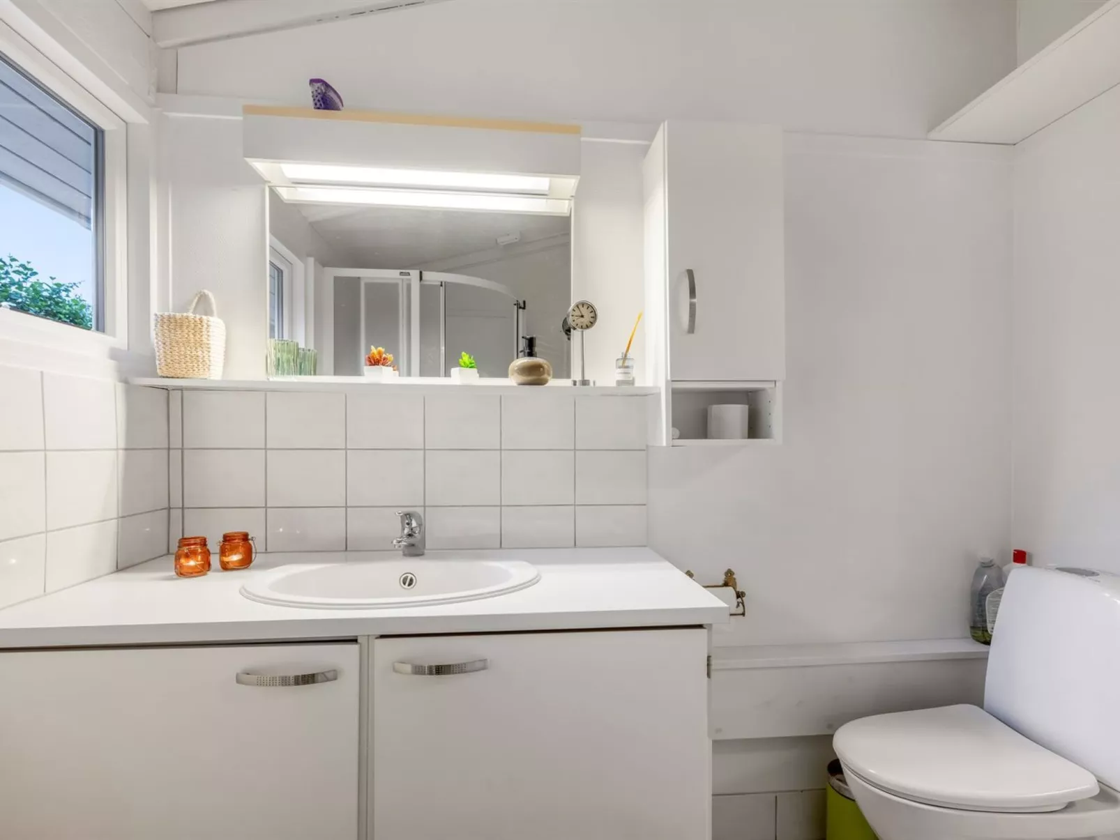 "Emmanuela" - 700m to the fjord-Drinnen