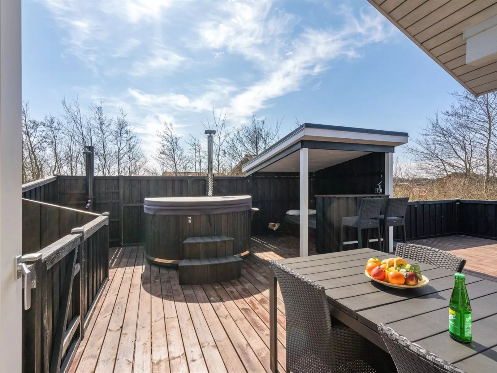 "Dorithea" - 3.5km from the sea-Outside