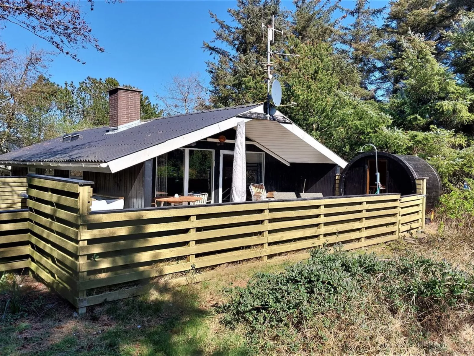 "Estelle" - 575m to the fjord-Outside