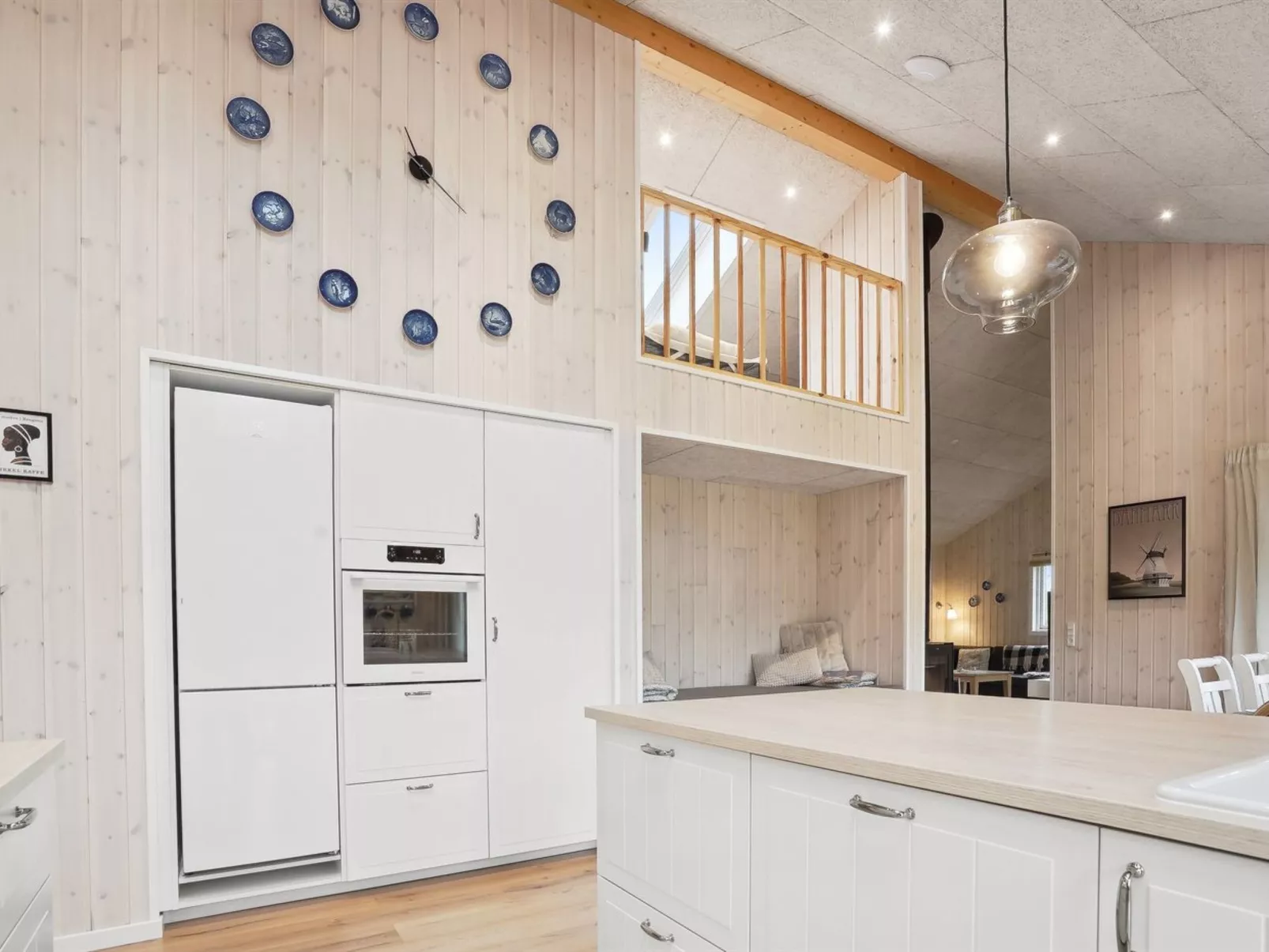 "Hasten" - 600m from the sea-Inside