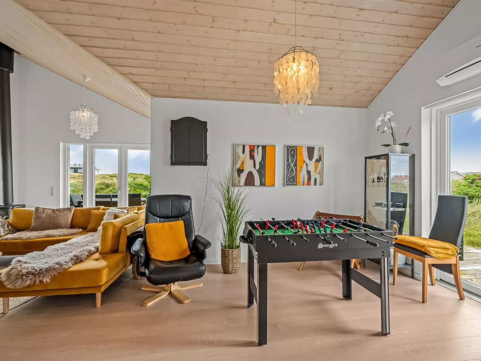 "Sibyll" -  from the sea-Drinnen