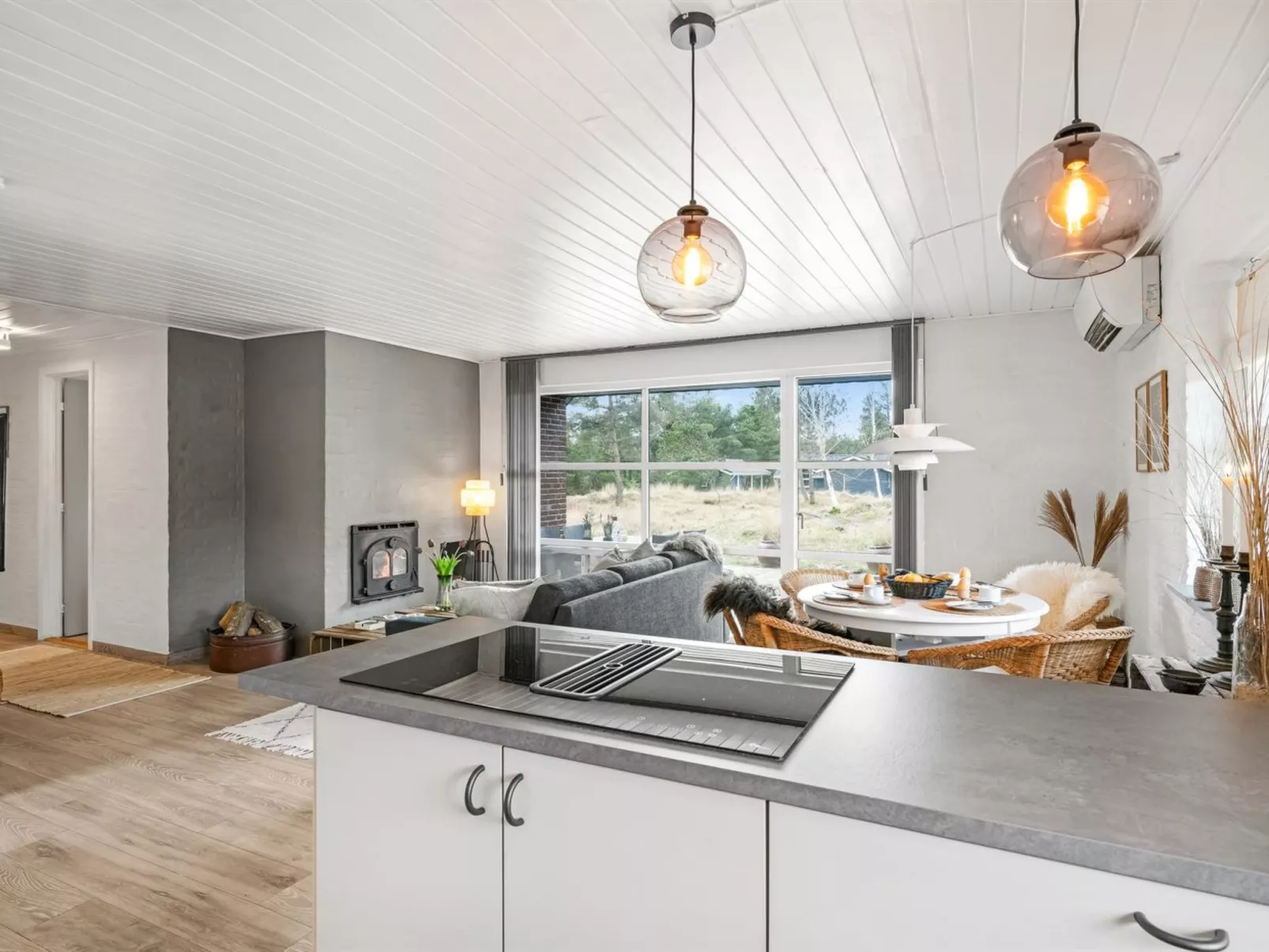 "Roswitha" - 1.5km from the sea-Inside