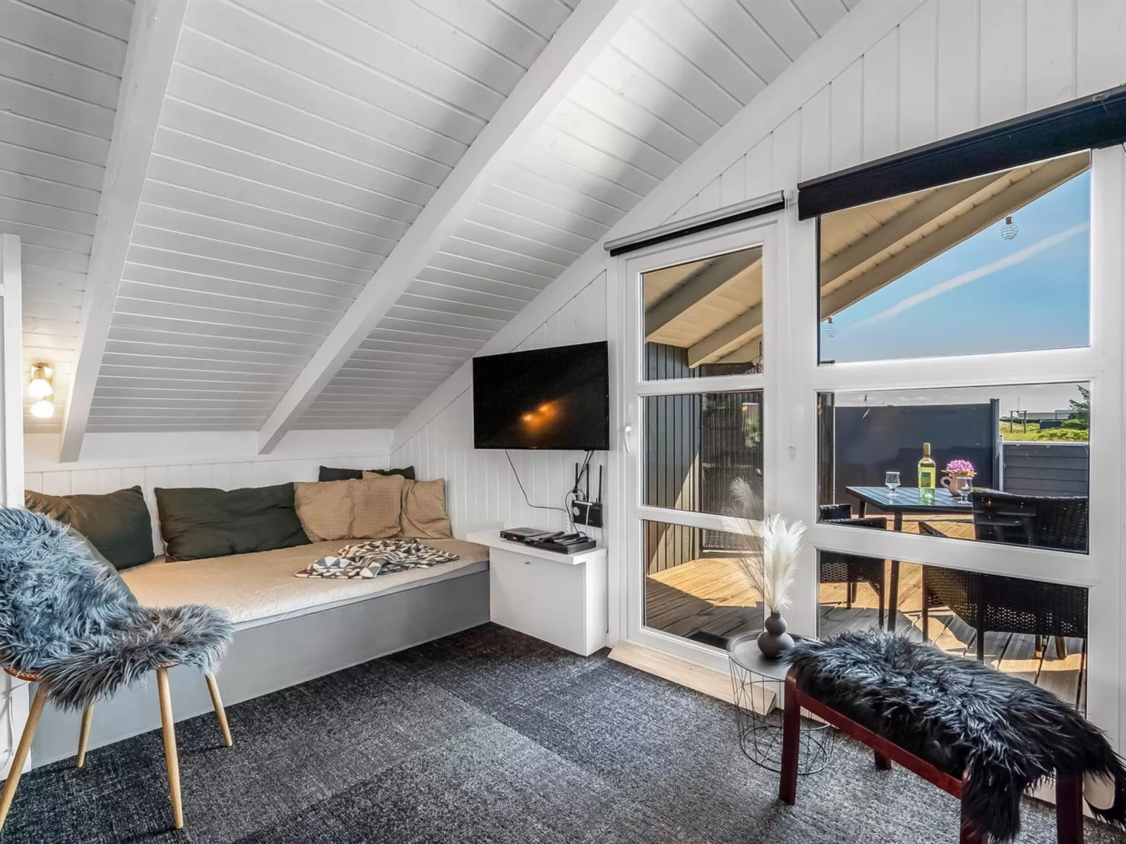 "Henning" -  from the sea-Inside