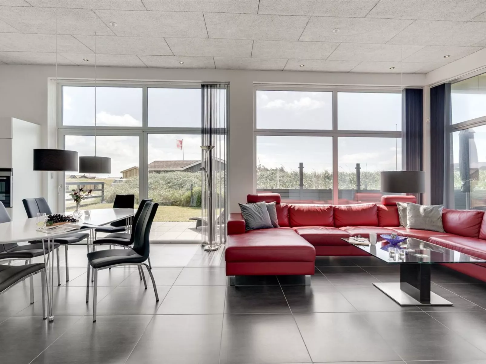 "Synthia" - 300m from the sea-Inside