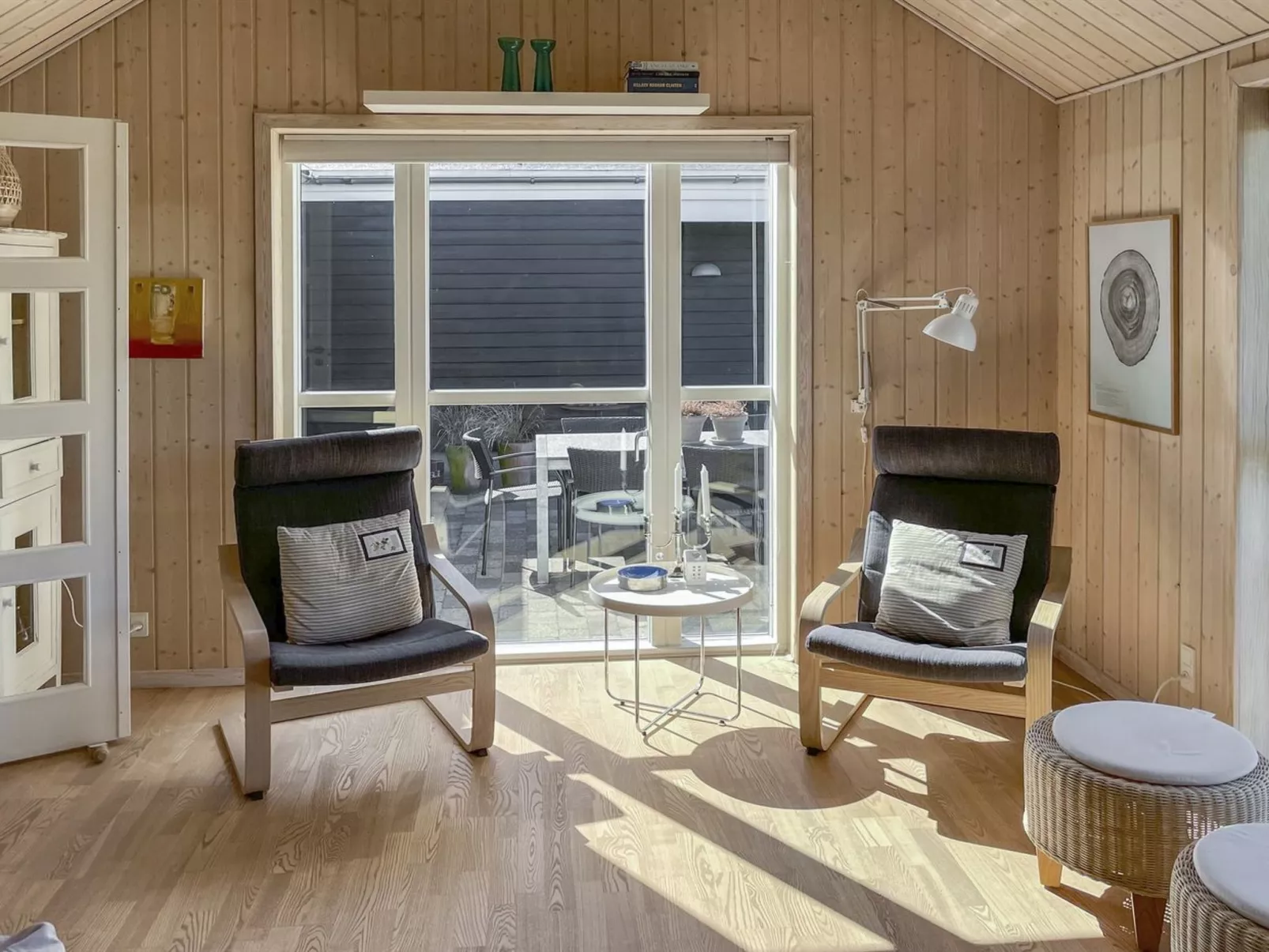 "Eireen" - 600m to the fjord-Inside